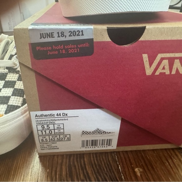 Vans Mens Multicolor Checkerboard Sneakers Special Release date 06/18/2021 - Picture 5 of 7